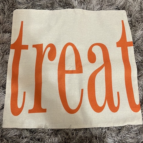 Halloween Pillow Covers 18X18 Set of 4 Trick or Treat Pillow Covers - Picture 12 of 13
